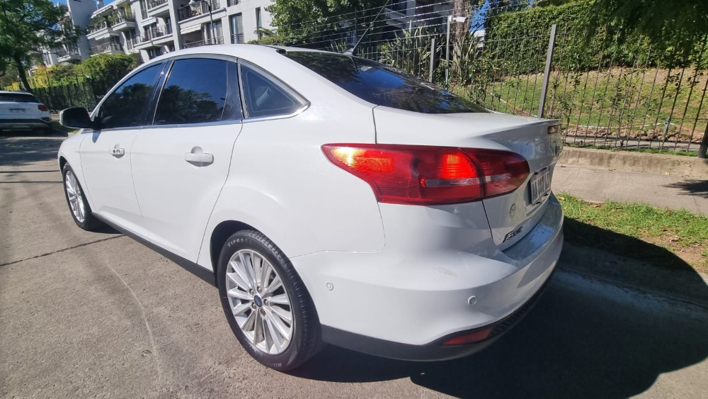 Ford Focus Titanium — foto 8